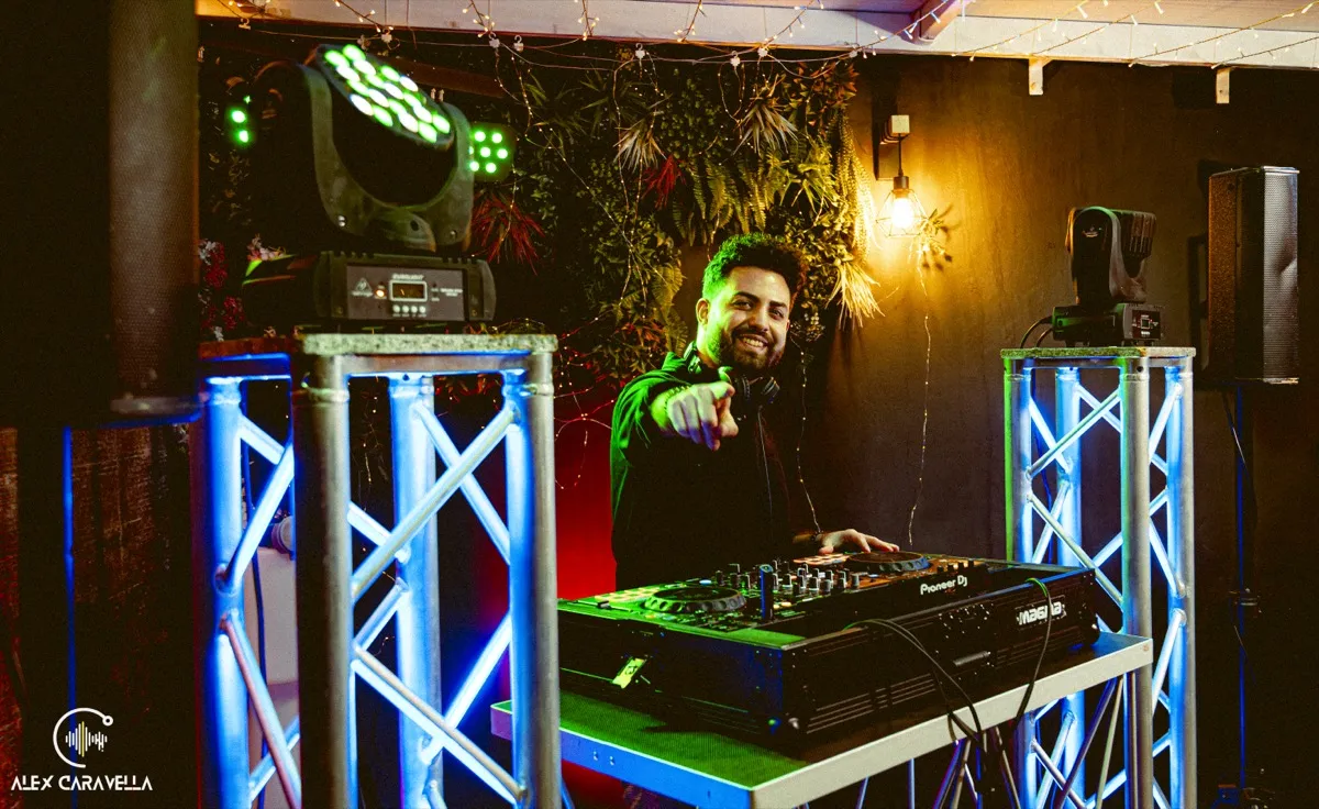 DJ set completo con luci verdi