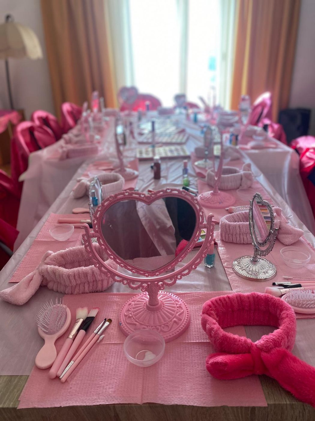 Specchio cuore con fasce rosa fluorescenti e fasce capelli kit beauty