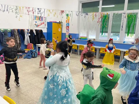 Festa di benvenuto per l'inizio dell'anno scolastico con animazione