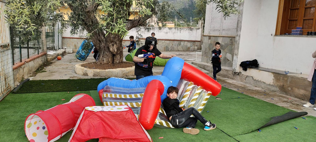 Arena tematizzata con ostacoli