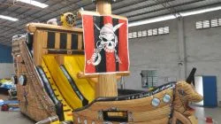 Galeone Pirati - gonfiabile a noleggio Palermo e Sicilia