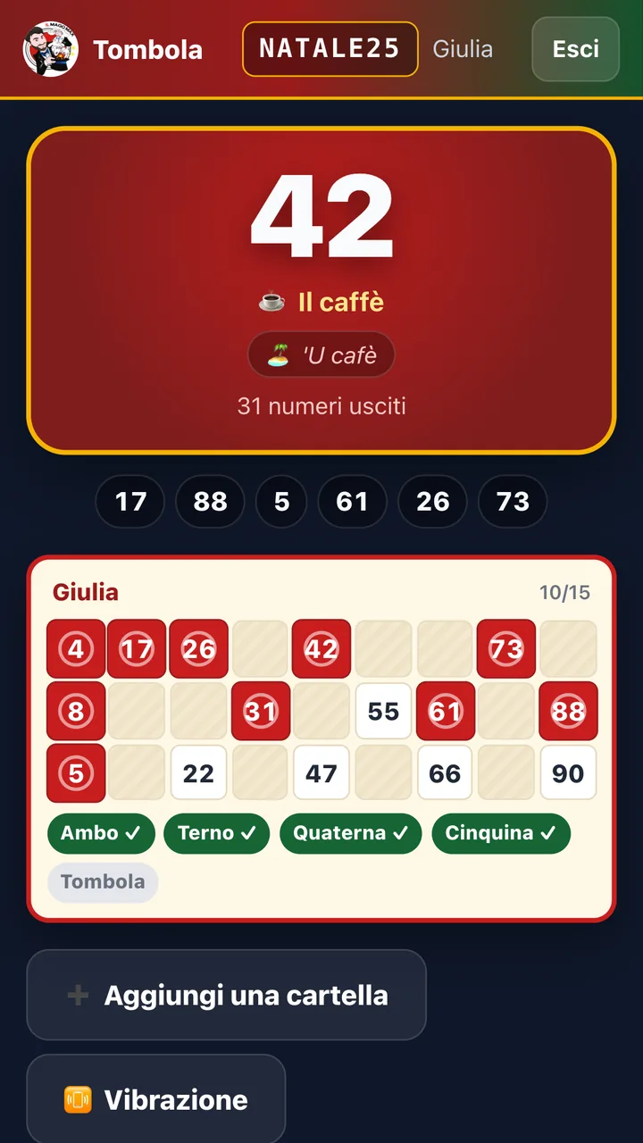 Cartella della tombola sul telefono con i numeri usciti segnati automaticamente