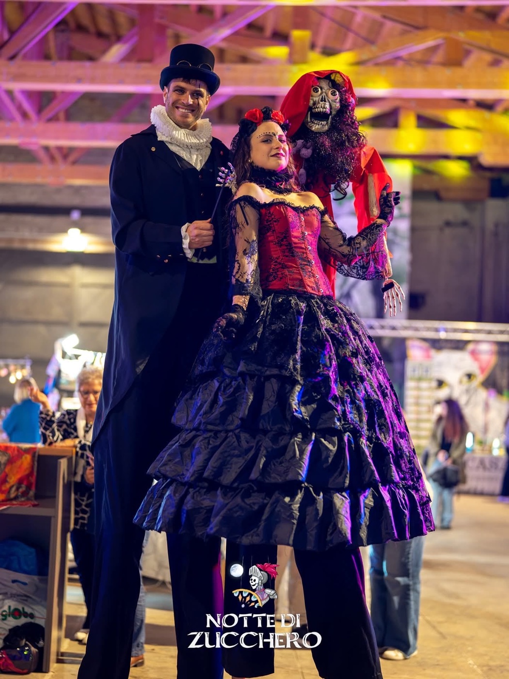 Trampolieri tematici Halloween con costumi vittoriani dark per Notte di Zucchero