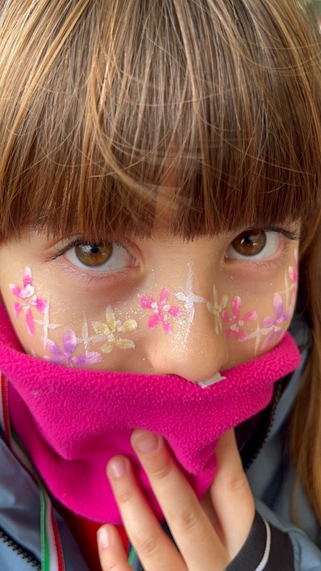 Truccabimbi fiori e glitter — face painting artistico